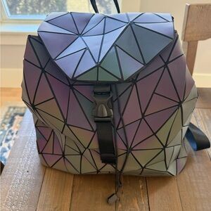 Lovevook Geometric Iridescent Triangle Backpack - Reflective Purple/Green